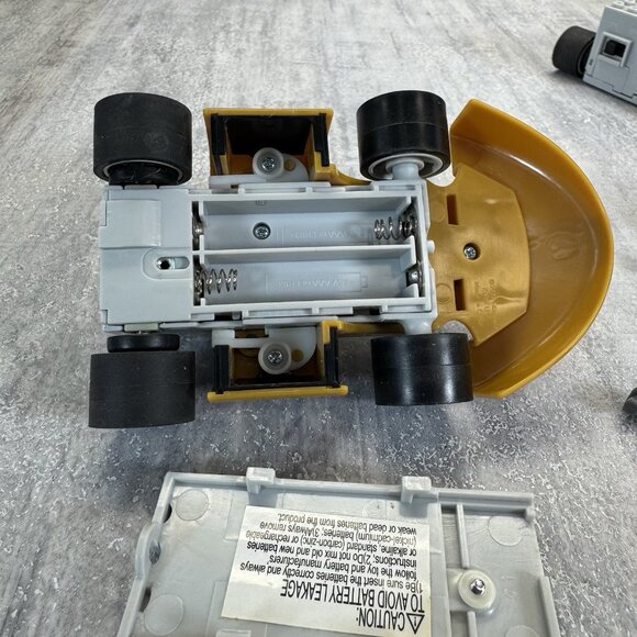 K'Nex Mario Kart Wii Diddy Kong And Standard Kart Building Sets Legos And Trophy - Picture 6 of 6